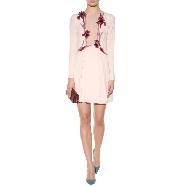 Rochie roz deschis cu motiv floral